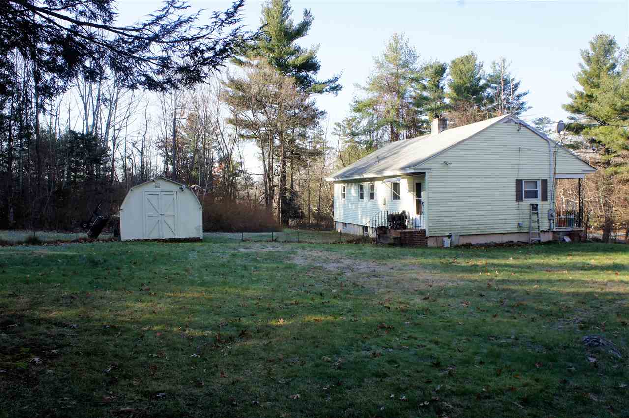 185 Marsh Road Pelham, NH 03076 - Photo 4 of 19