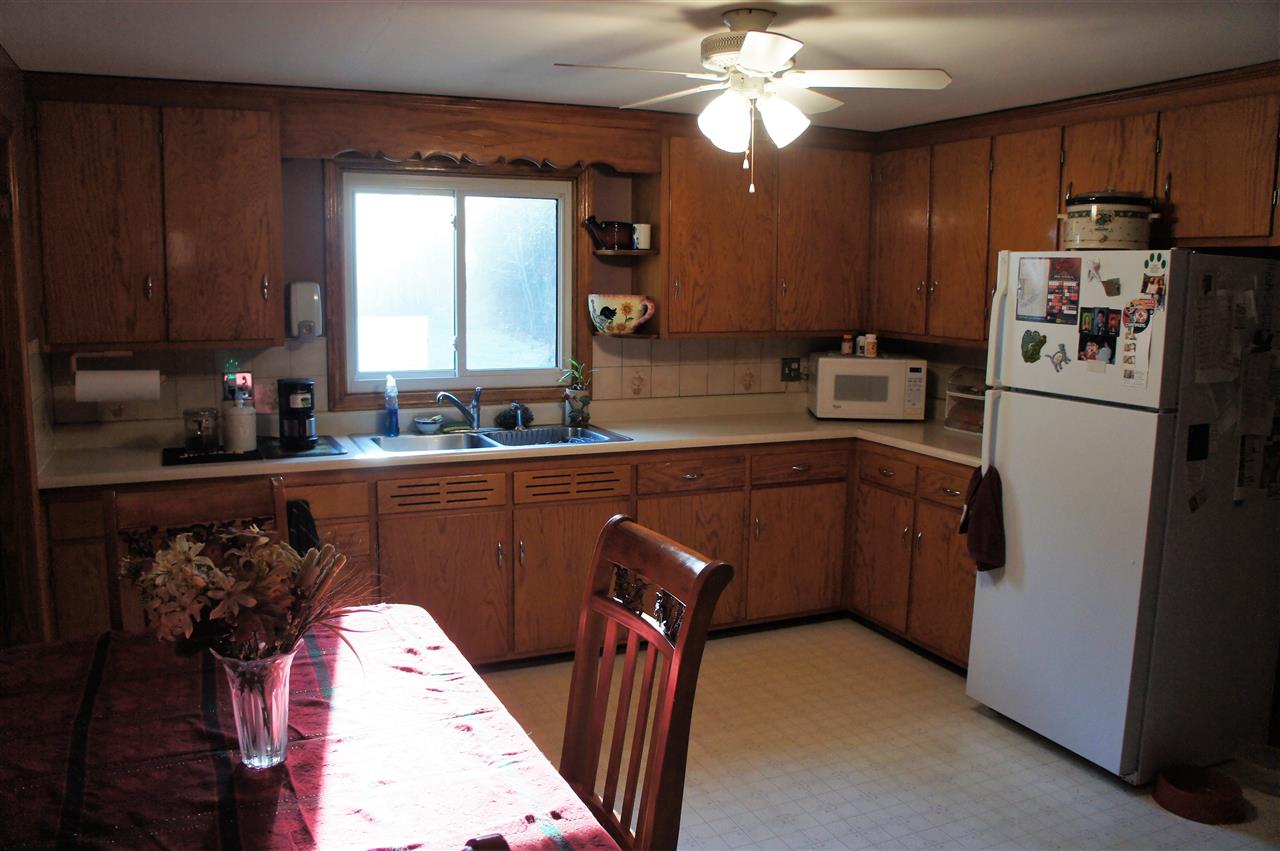 185 Marsh Road Pelham, NH 03076 - Photo 6 of 19