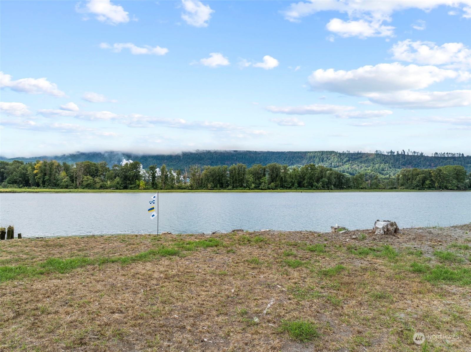 237 West Sunny Sands Road Cathlamet, WA 98612 - Photo 1 of 17 Gallery Image 1