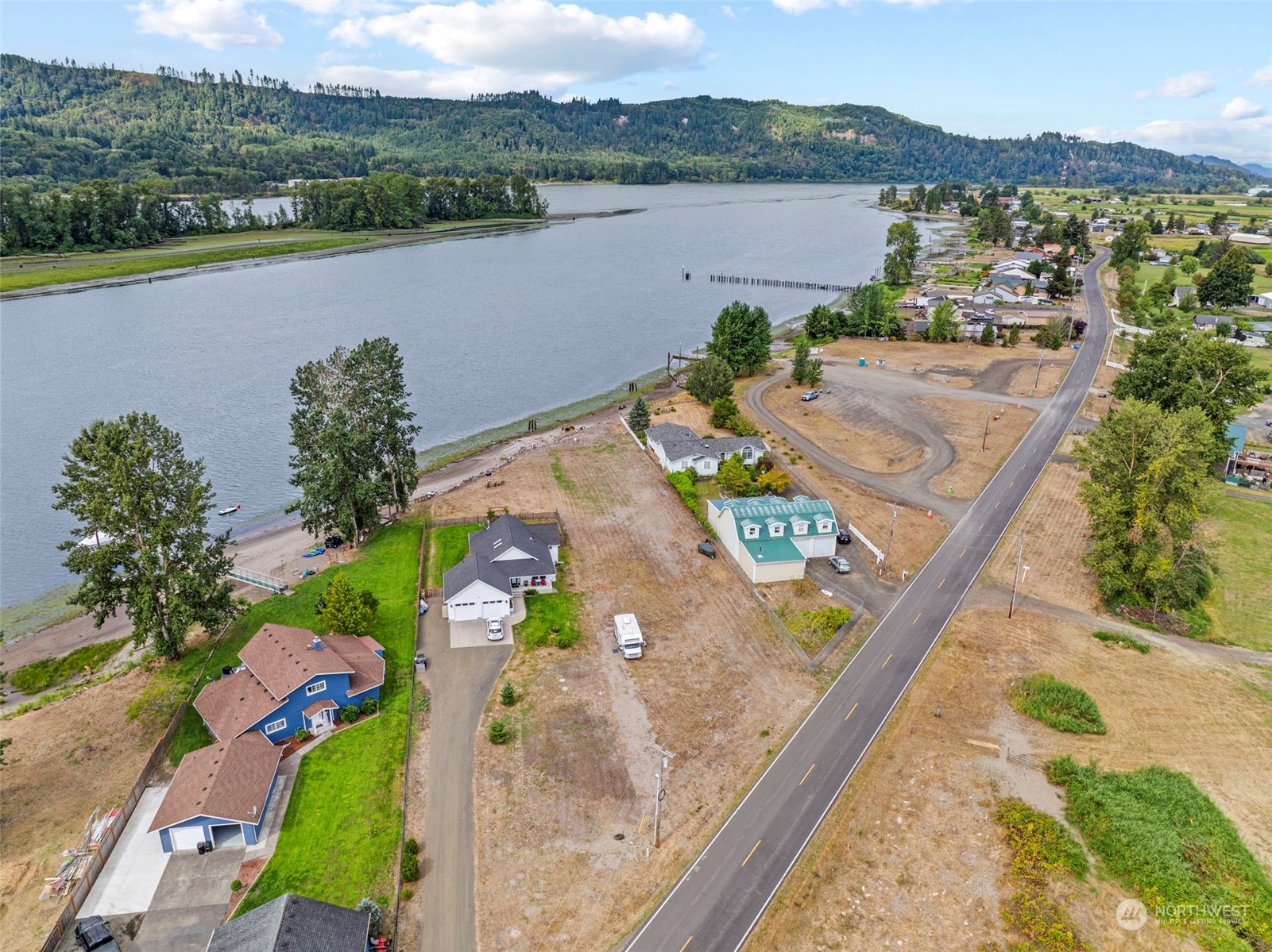 237 West Sunny Sands Road Cathlamet, WA 98612 - Photo 13 of 17 Gallery Image 13