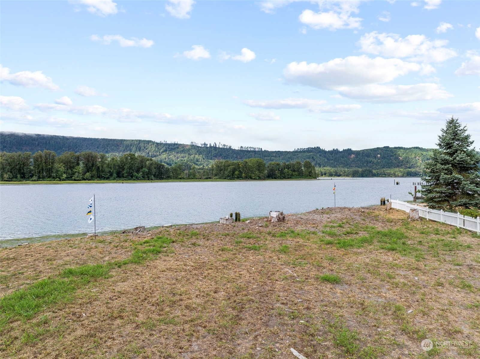 237 West Sunny Sands Road Cathlamet, WA 98612 - Photo 2 of 17 Gallery Image 2