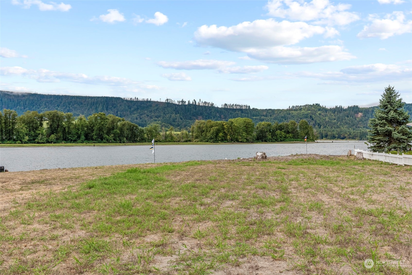 237 West Sunny Sands Road Cathlamet, WA 98612 - Photo 3 of 17 Gallery Image 3