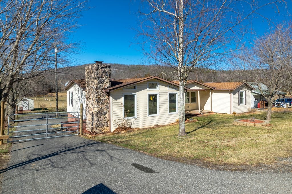 2090 Castleton Road Max Meadows, VA 24360 - Photo 28 of 40 Gallery Image 28