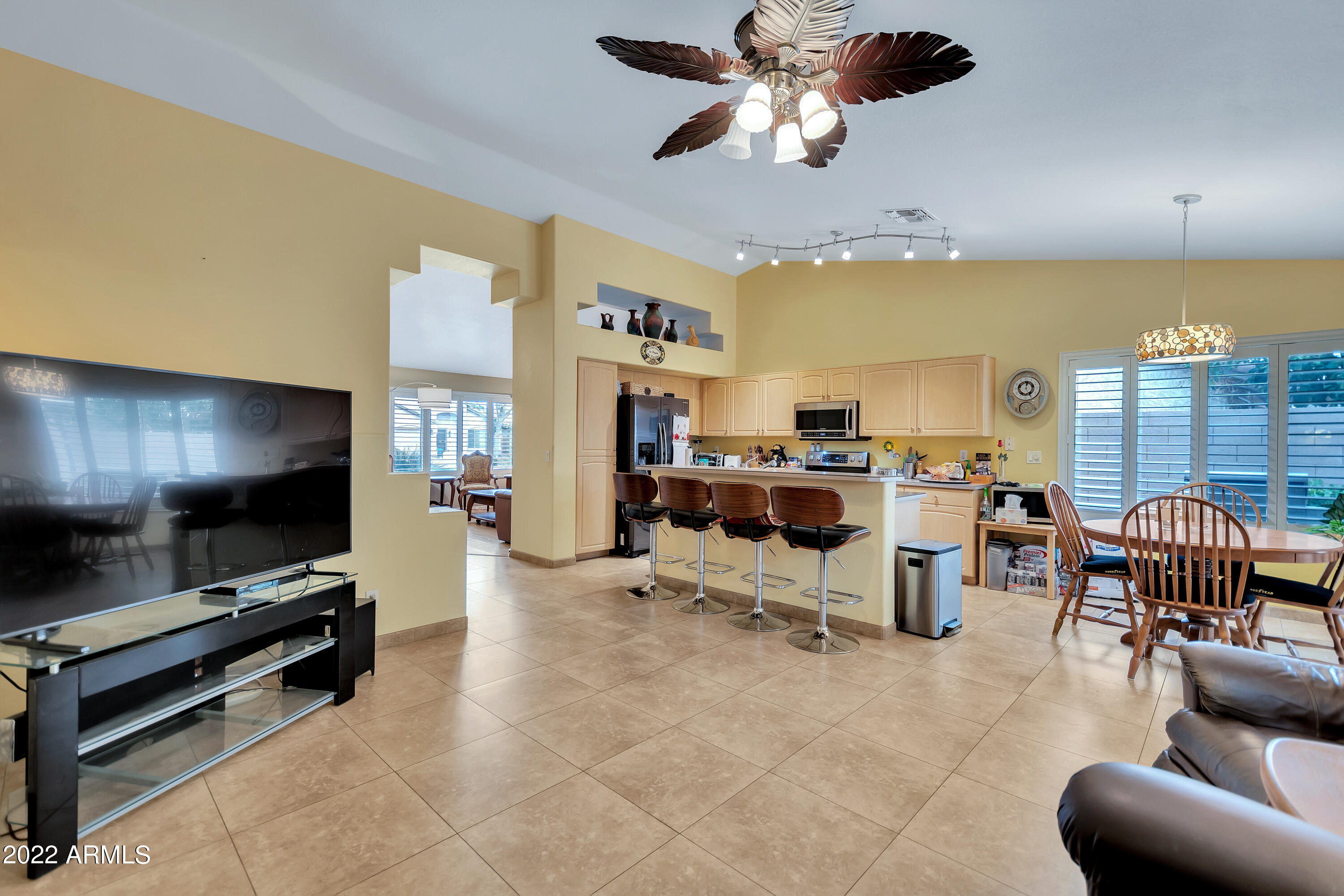 471 East Appaloosa Road Gilbert, AZ 85296 - Photo 3 of 34 Living room