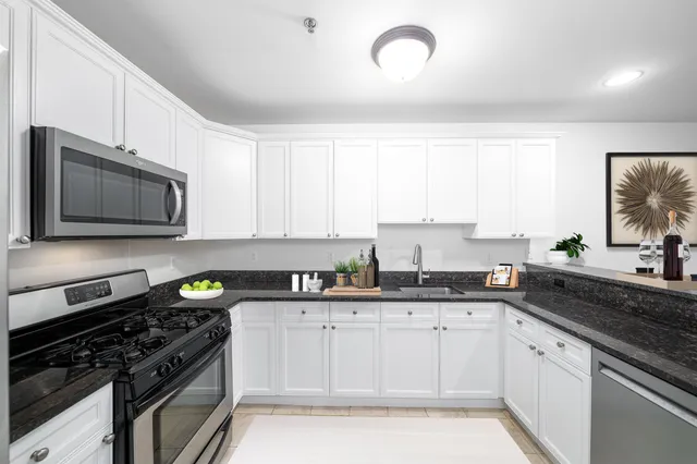 $1,425,000 | 650 2nd Street, Unit 3C, Hoboken, NJ 07030