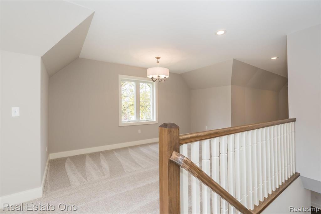 301 Charles Road Rochester, MI 48307 - Photo 27 of 37