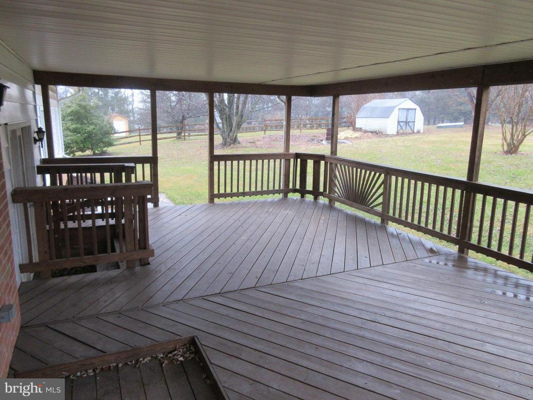 4231 Spring View Court Jefferson, MD 21755 - Photo 24 of 28 Exterior (Rear)