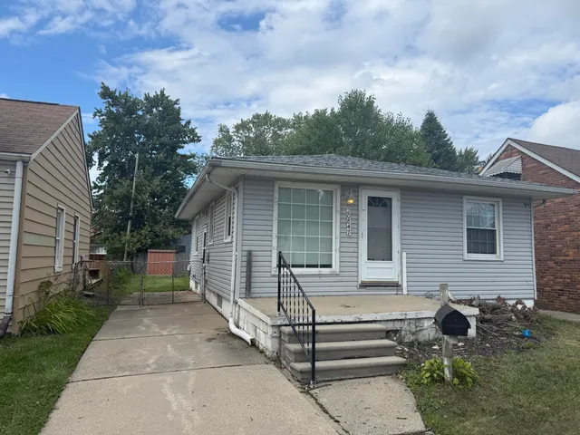 $110,000 | 20847 Hollywood Street, Harper Woods, MI 48225
