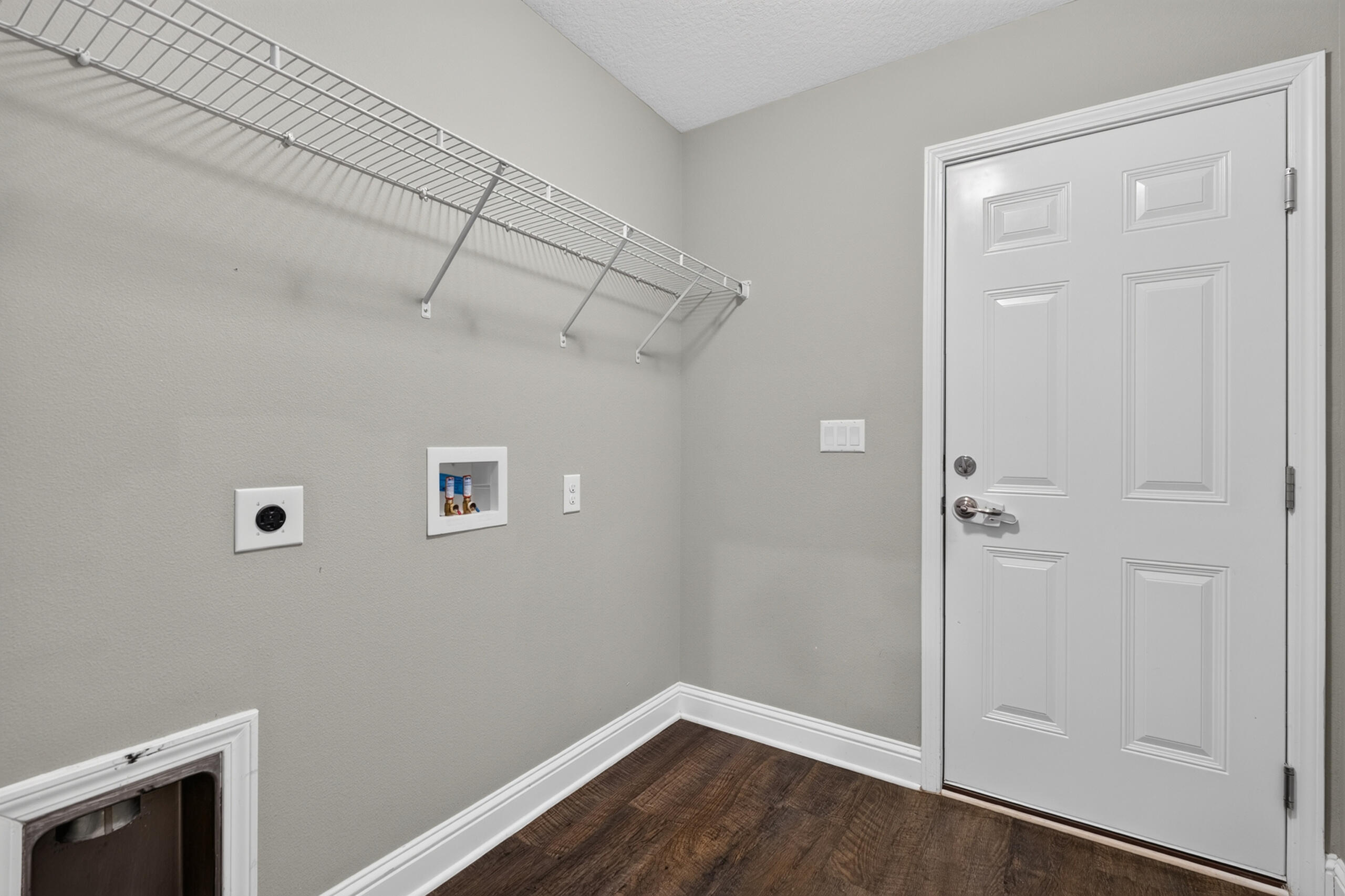9150 Ridge Road Navarre, FL 32566 - Photo 46 of 66 Laundry