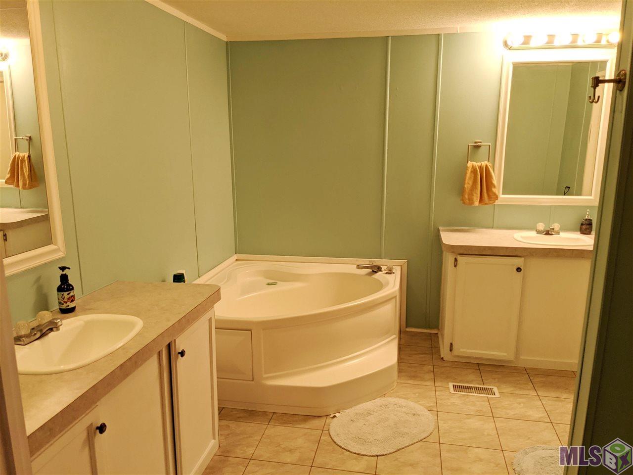 14146 Garcon Road Gonzales, LA 70737 - Photo 11 of 20 Master Bathroom