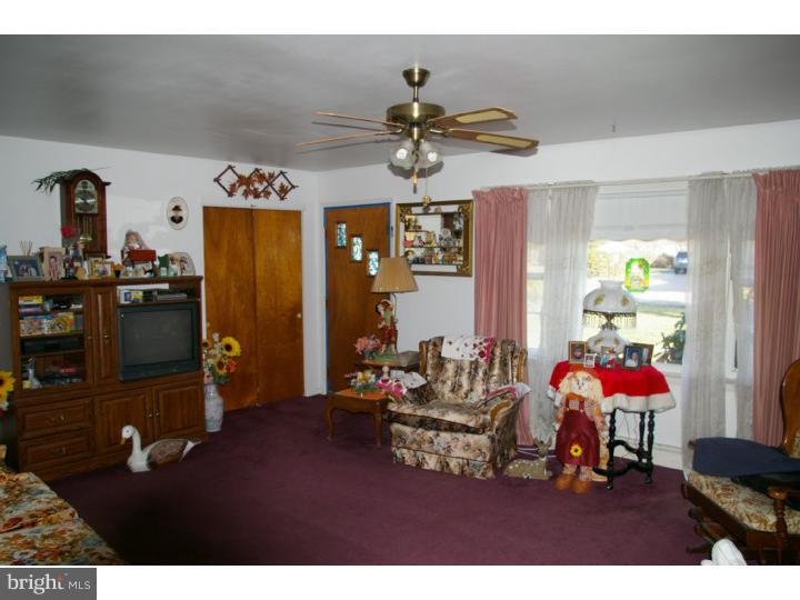 2550 Crownview Road Pottstown, PA 19464 - Photo 2 of 17 Gallery Image 2