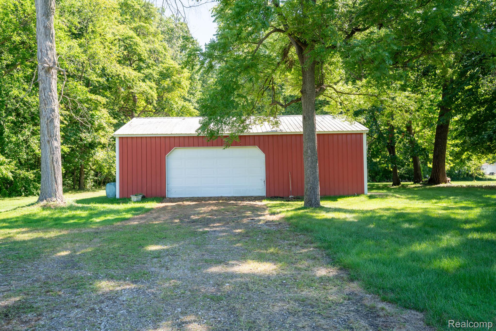 12900 Maxwell Road Carleton, MI 48117 - Photo 20 of 59 12900 (21).jpg
