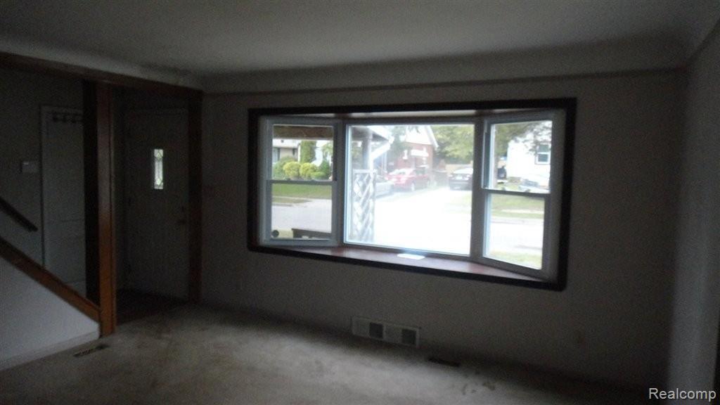 99 Ruth Avenue Pontiac, MI 48341 - Photo 10 of 19 DSC08498.JPG