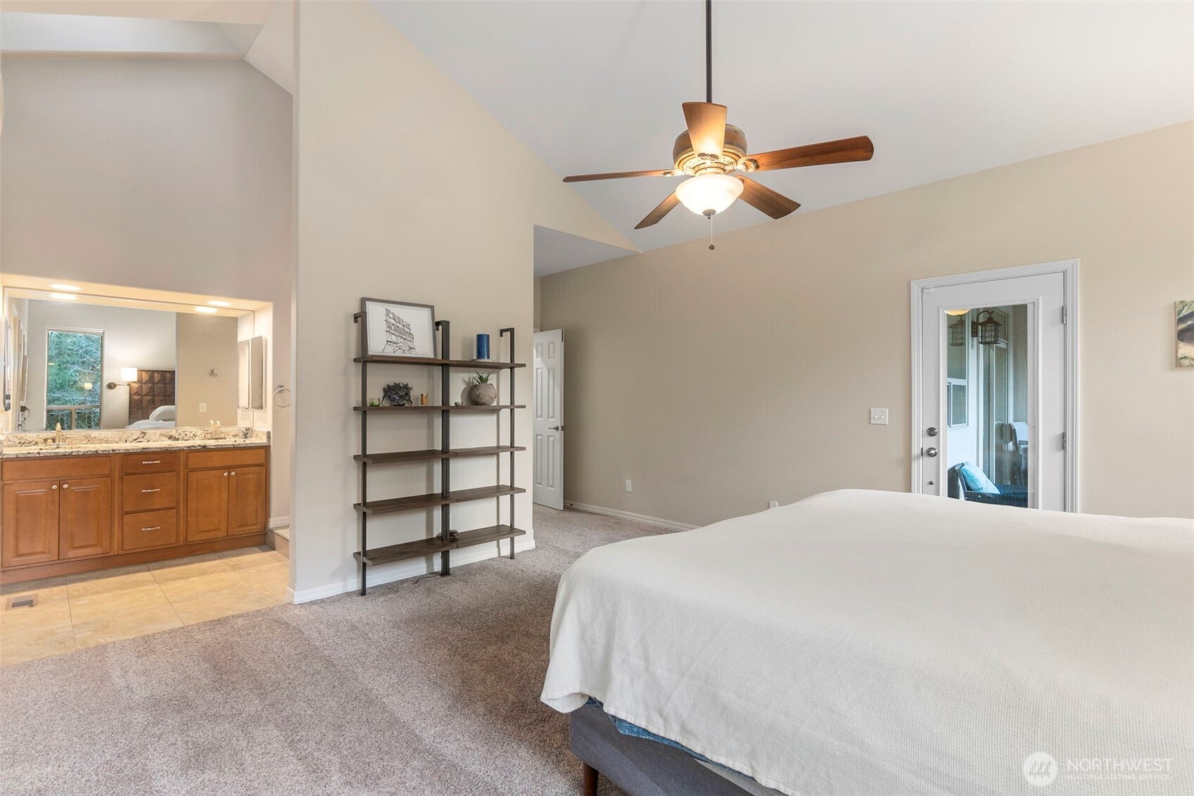 6529 Cooper Point Road Northwest Olympia, WA 98502 - Photo 12 of 33 Gallery Image 12