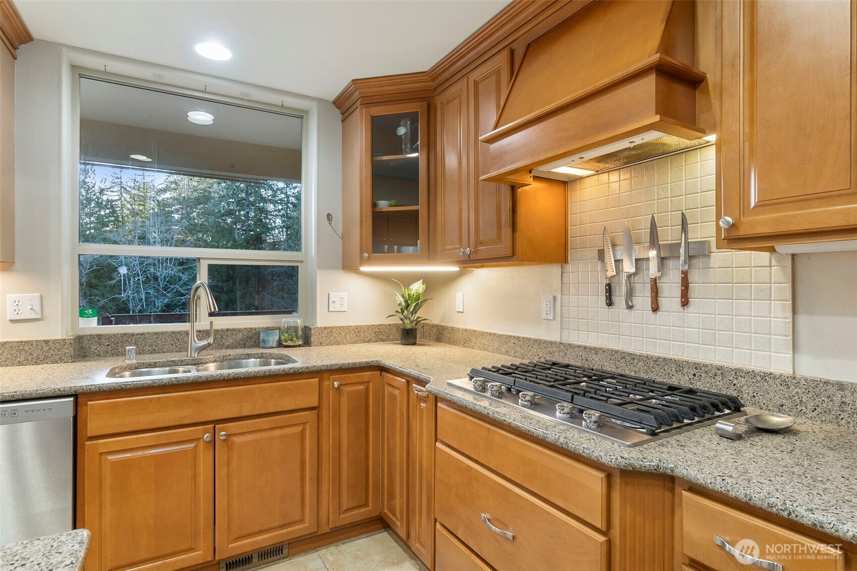 6529 Cooper Point Road Northwest Olympia, WA 98502 - Photo 10 of 33 Gallery Image 10