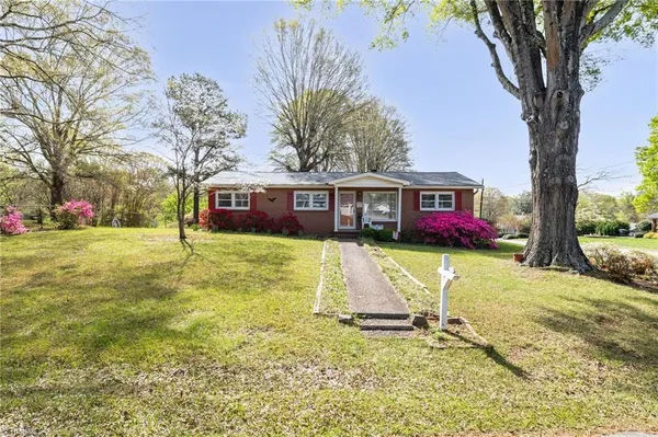 $214,900 | 1242 Norman Drive, Eden, NC 27288