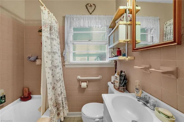 $214,900 | 1242 Norman Drive, Eden, NC 27288