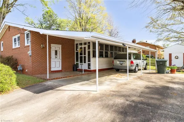 $214,900 | 1242 Norman Drive, Eden, NC 27288