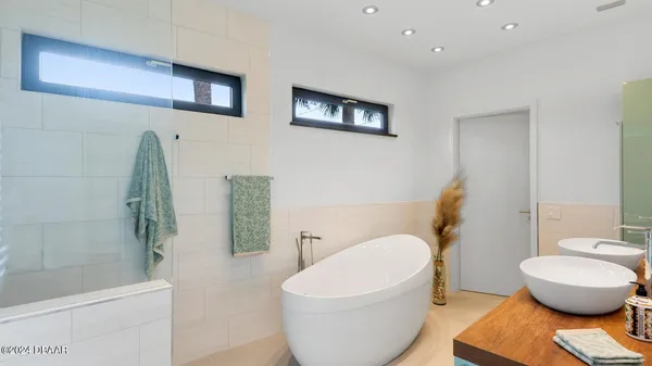 $5,500 | 3001 John Anderson Drive, Ormond Beach, FL 32176