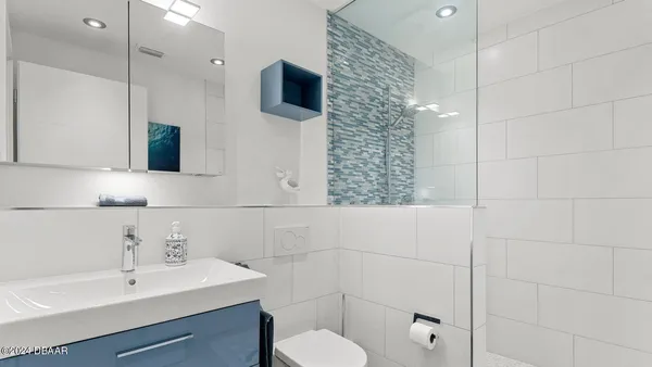 $5,500 | 3001 John Anderson Drive, Ormond Beach, FL 32176