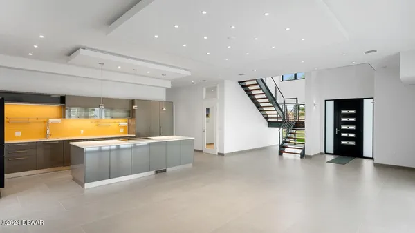 $5,500 | 3001 John Anderson Drive, Ormond Beach, FL 32176