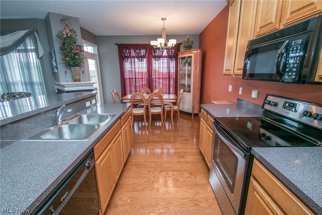 271 Crescent Ridge Drive Independence, OH 44131 - Photo 9 of 28 Gallery Image 9