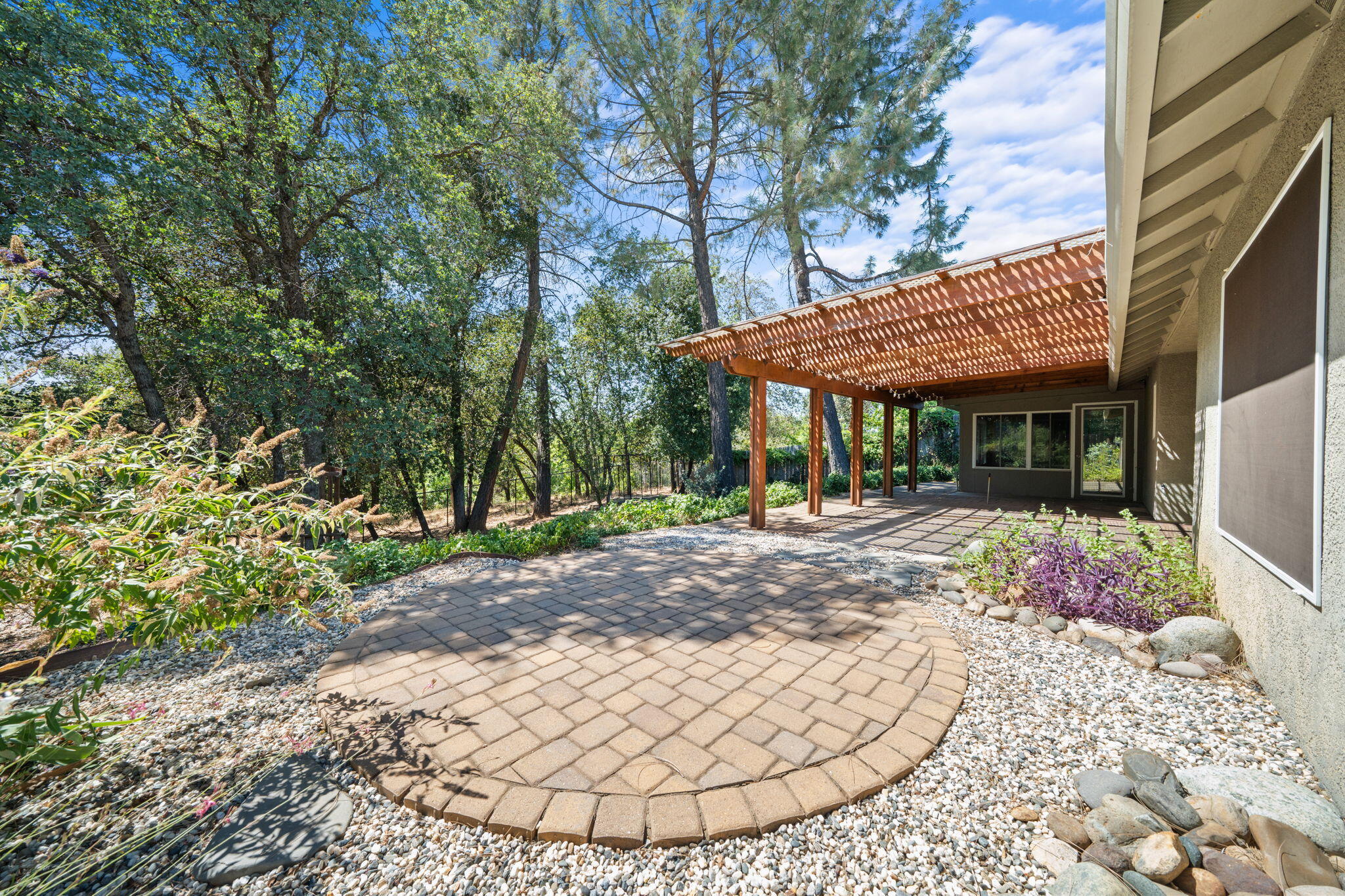 3790 Indio Way Redding, CA 96002 - Photo 41 of 51 Landscape