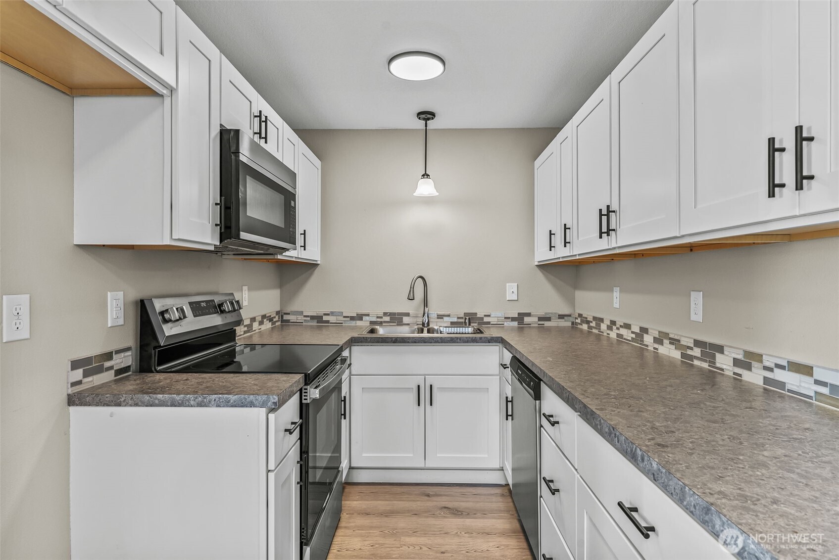 358 Cypress Street Longview, WA 98632 - Photo 5 of 25