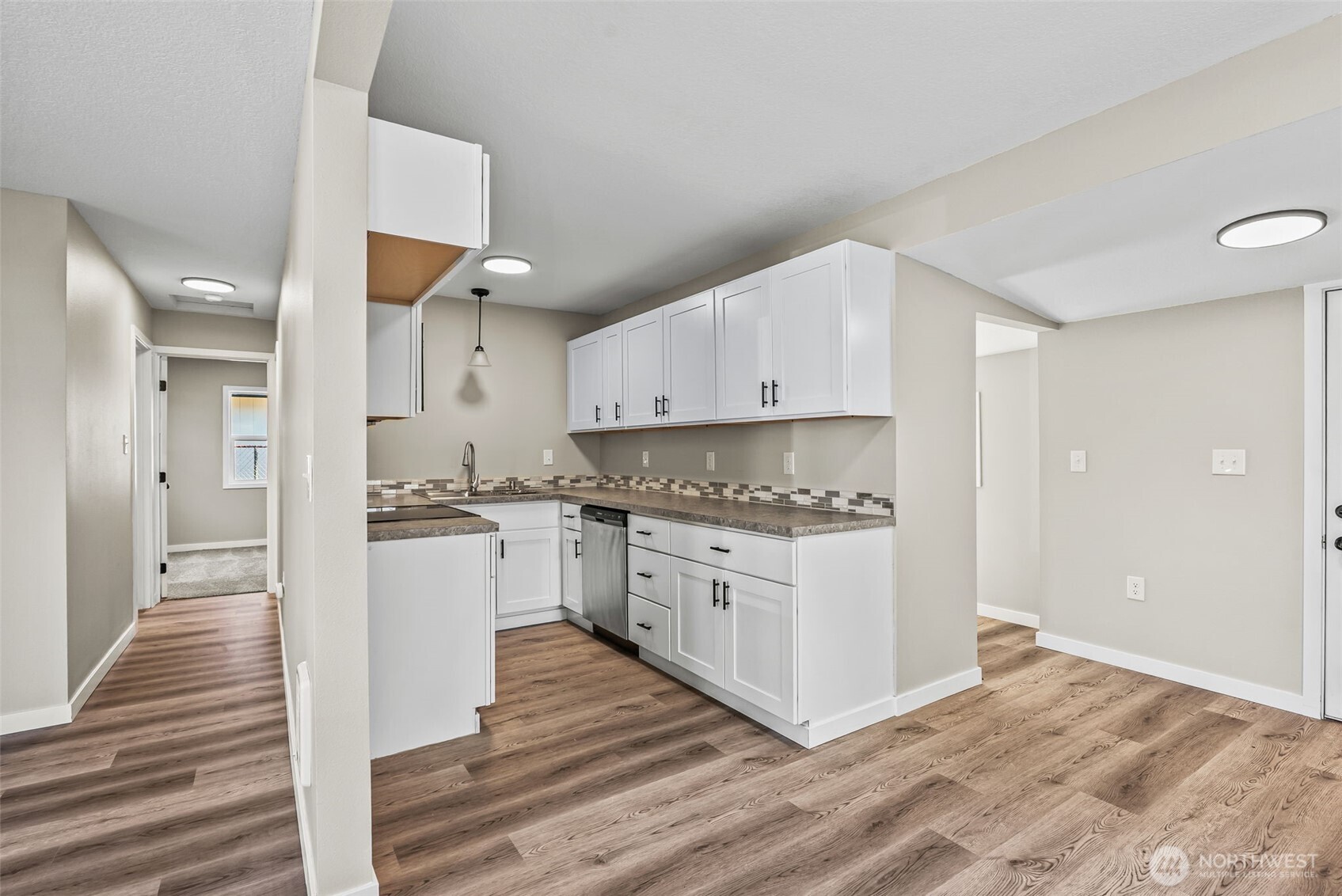 358 Cypress Street Longview, WA 98632 - Photo 6 of 25