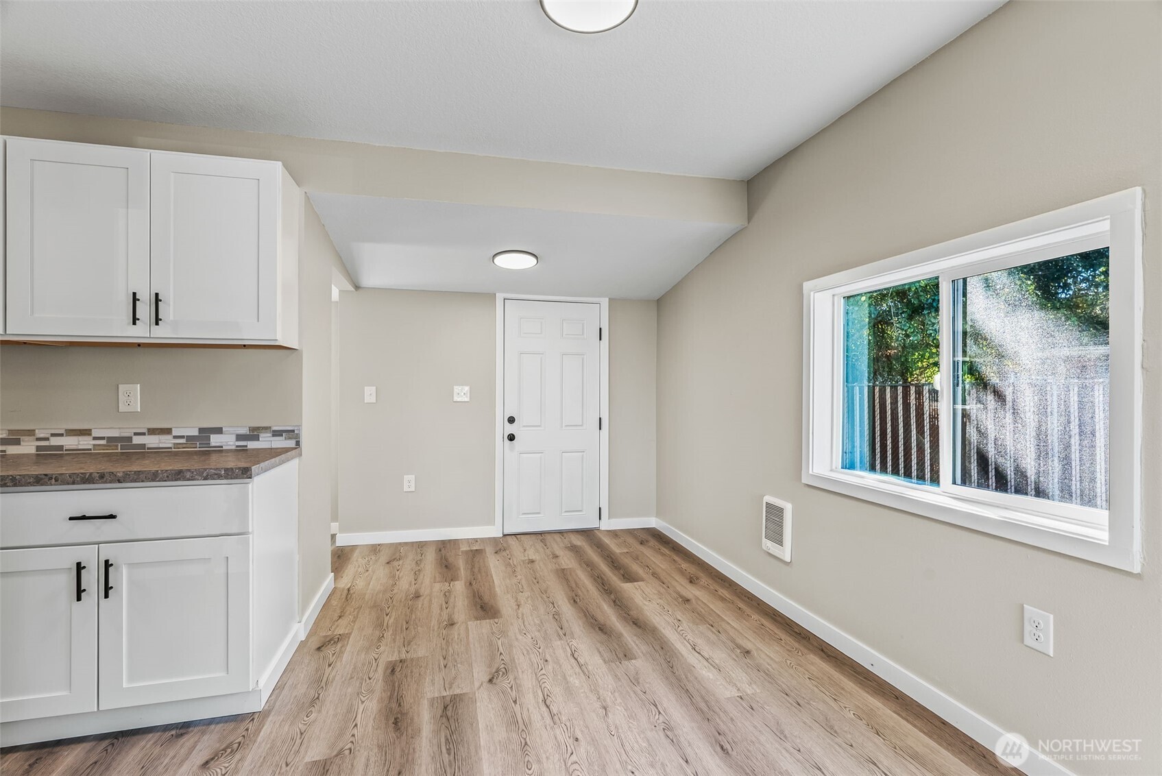 358 Cypress Street Longview, WA 98632 - Photo 8 of 25