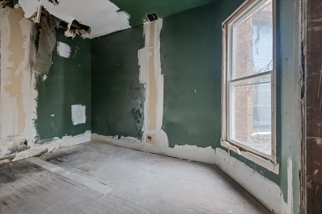 $299,000 | 6351 South Drexel Avenue, Chicago, IL 60637