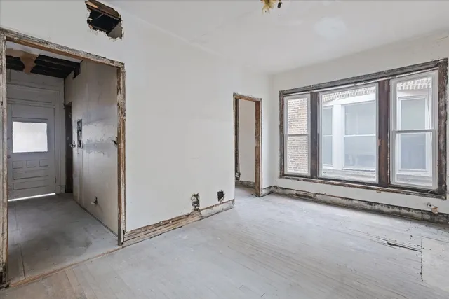 $299,000 | 6351 South Drexel Avenue, Chicago, IL 60637