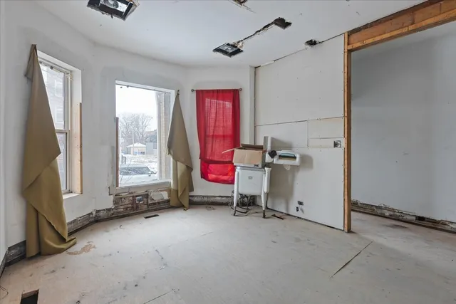 $299,000 | 6351 South Drexel Avenue, Chicago, IL 60637