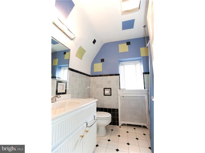 1640 Bernville Road Reading, PA 19601 - Photo 20 of 25 Bathroom