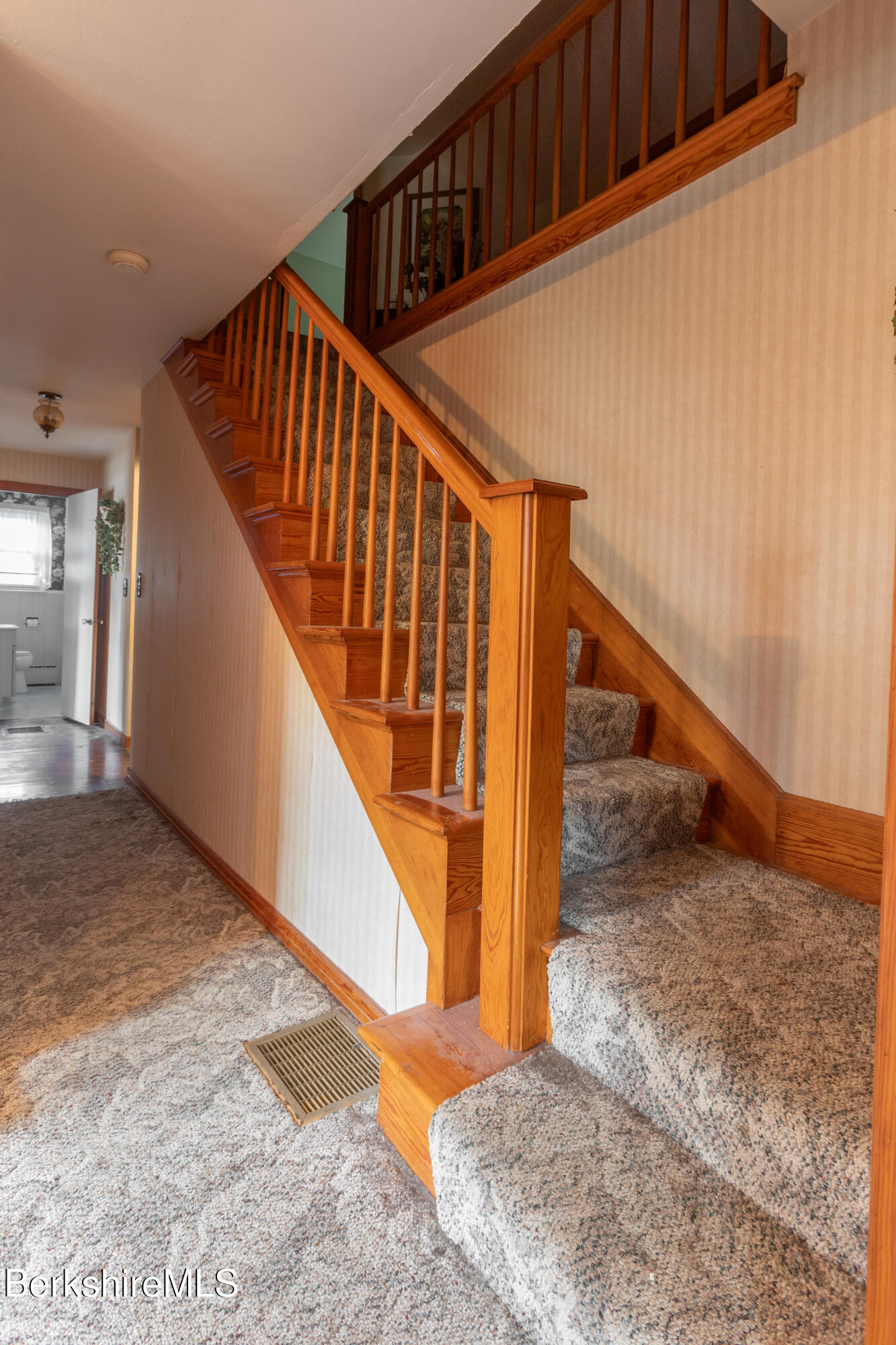 17 Morningside Avenue Adams, MA 01220 - Photo 21 of 39 Hallway