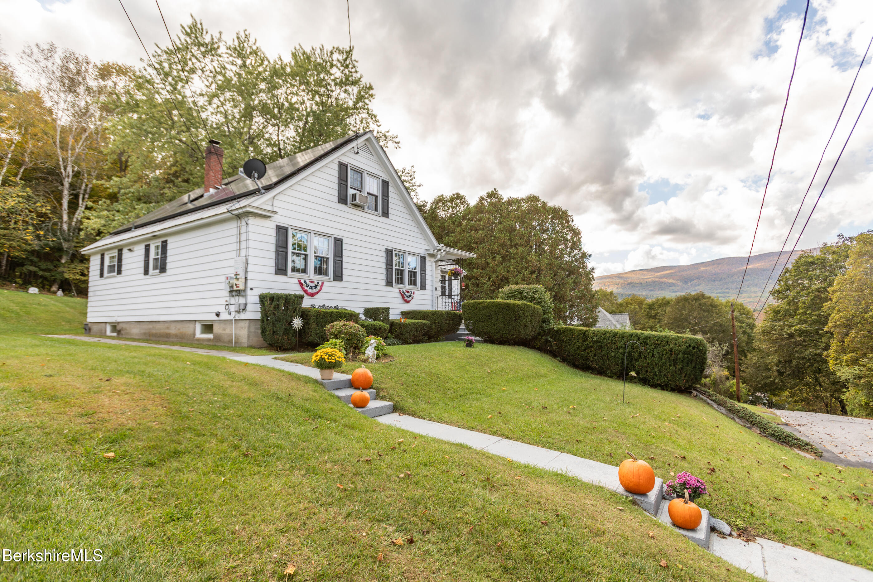 17 Morningside Avenue Adams, MA 01220 - Photo 5 of 39 Exterior