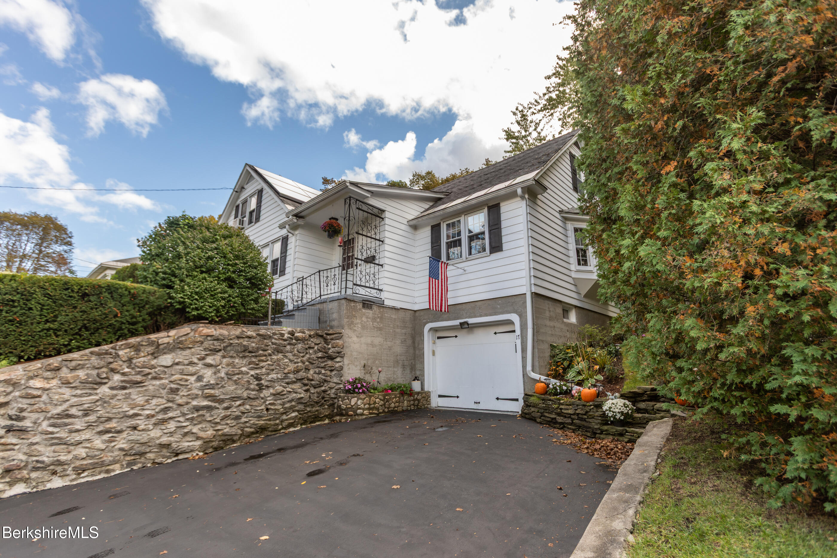 17 Morningside Avenue Adams, MA 01220 - Photo 7 of 39 Exterior garage