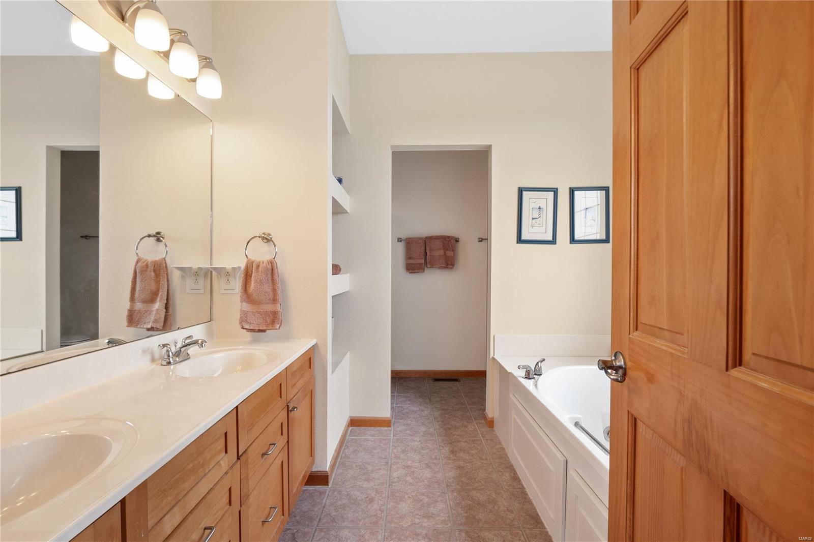 4936 State Rte 4 Mascoutah, IL 62258 - Photo 12 of 30