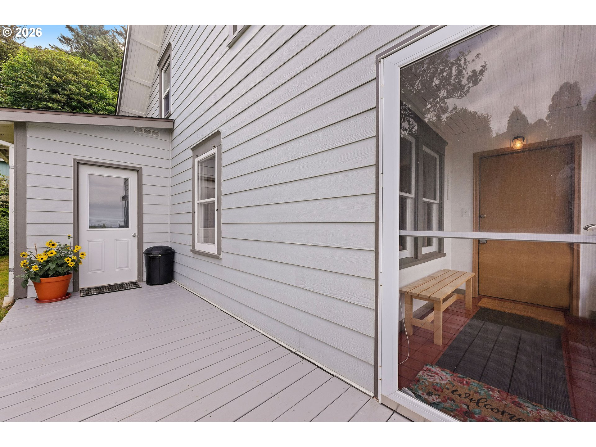 561 Rivington Street Astoria, OR 97103 - Photo 3 of 46