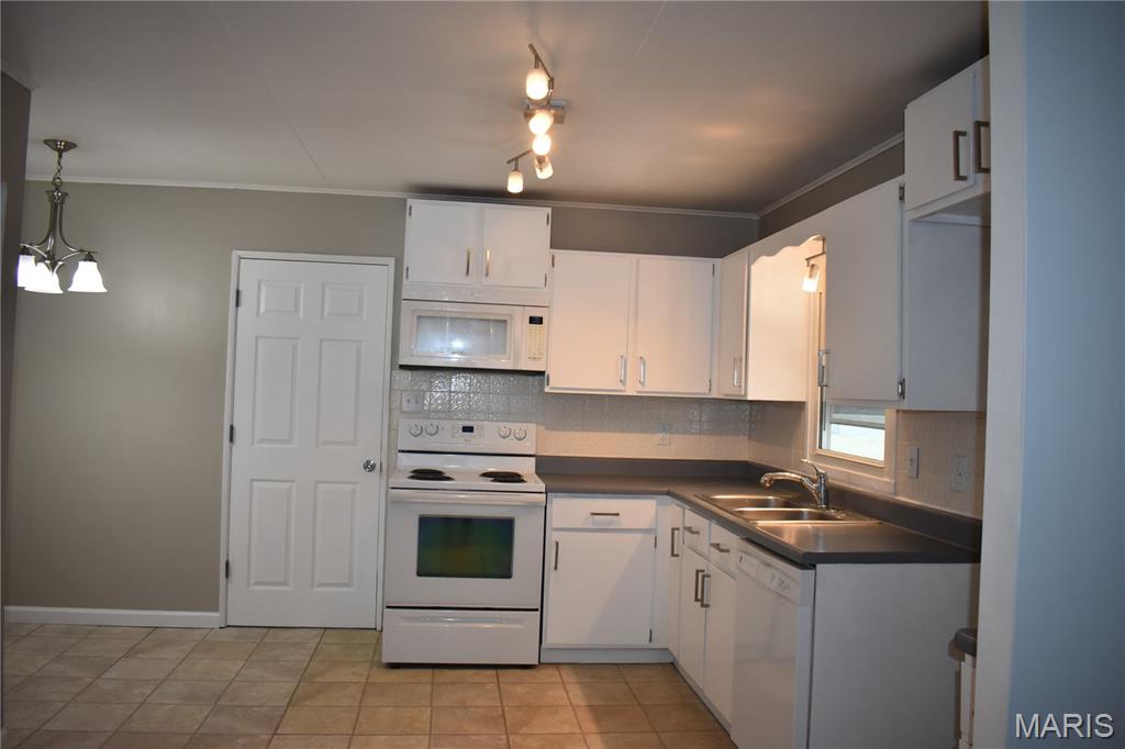 3705 Little Flower Lane Belleville, IL 62226 - Photo 7 of 22