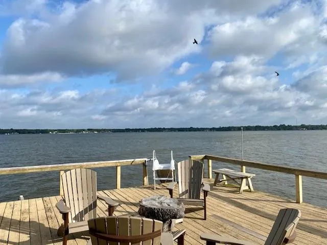 $899,000 | 10136 Cherokee Lane, Payne Springs, TX 75156