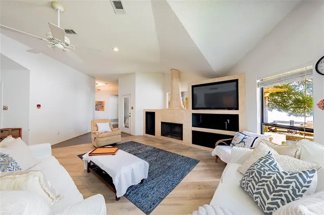 $899,000 | 10136 Cherokee Lane, Payne Springs, TX 75156