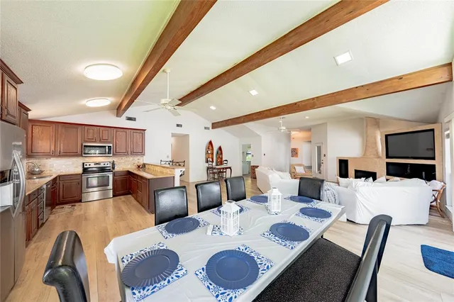 $899,000 | 10136 Cherokee Lane, Payne Springs, TX 75156