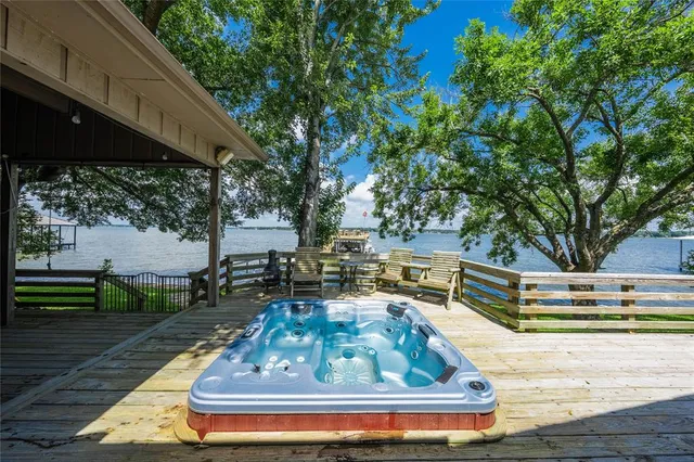 $899,000 | 10136 Cherokee Lane, Payne Springs, TX 75156