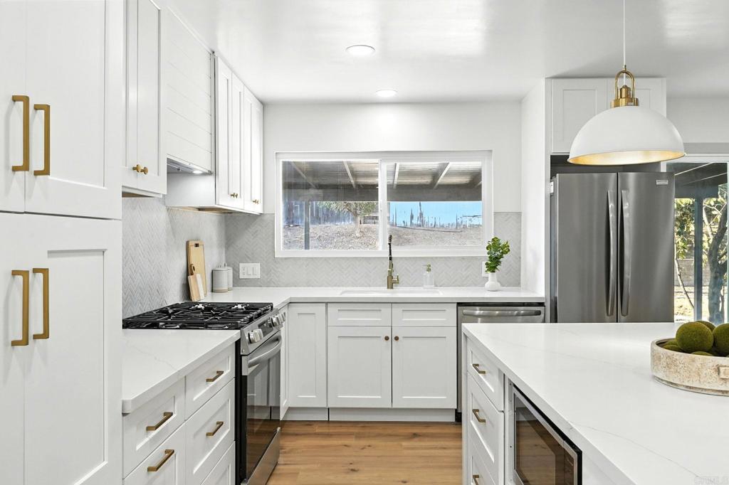 9058 Inverness Road Santee, CA 92071 - Photo 10 of 35