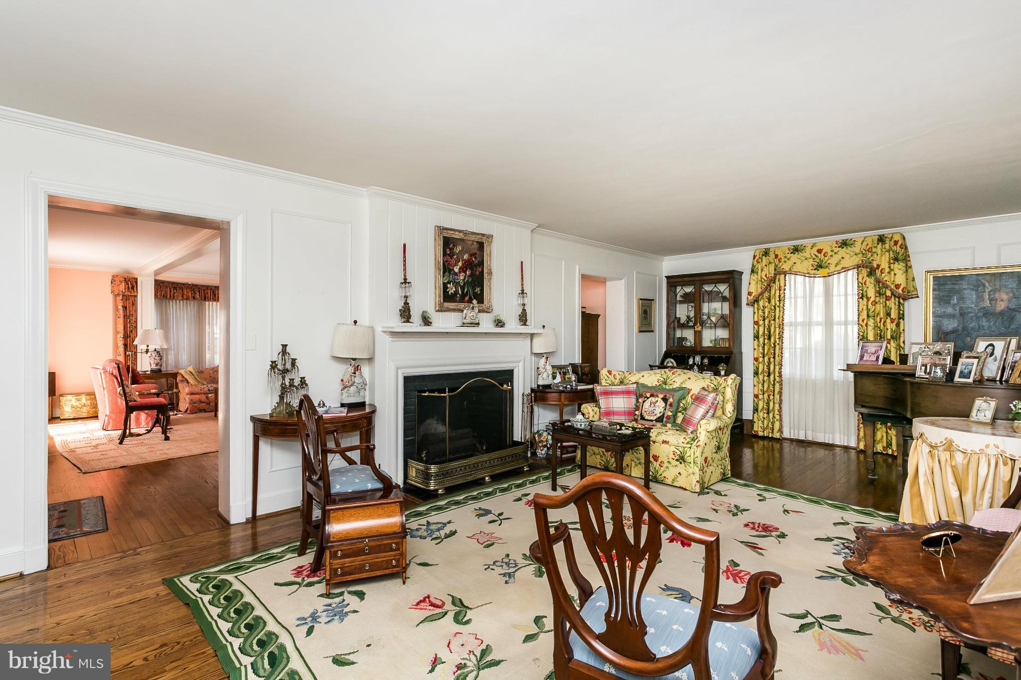 1708 Circle Road Baltimore, MD 21204 - Photo 4 of 30 Living Room