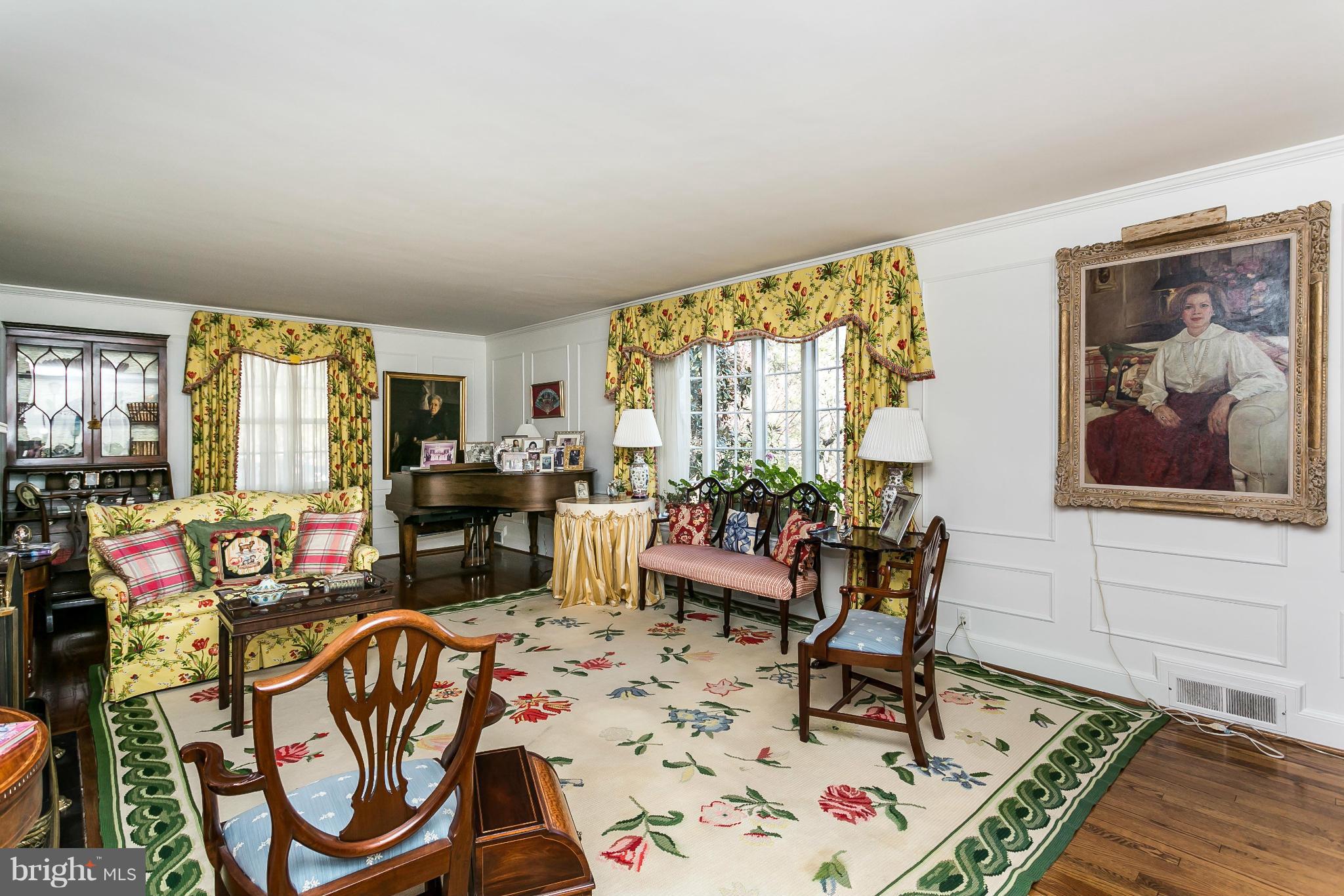 1708 Circle Road Baltimore, MD 21204 - Photo 5 of 30 Living Room