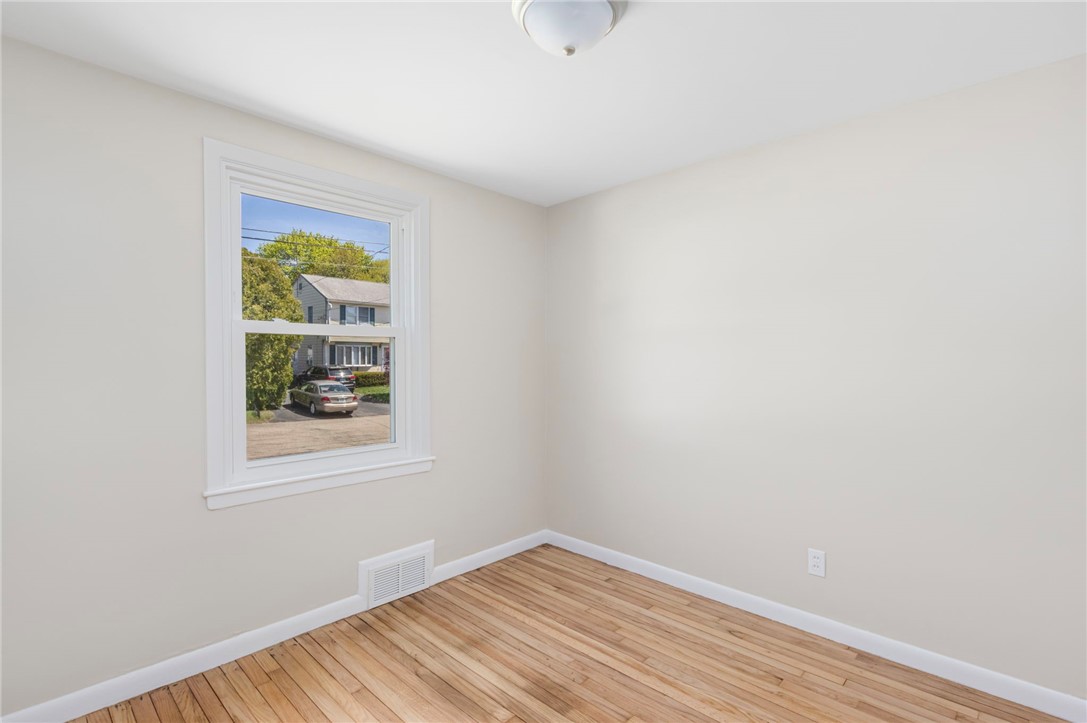 44 Ideal Court Warwick, RI 02818 - Photo 14 of 25