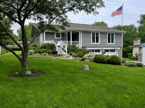 38-w274 Bernice Drive, St. Charles, IL 60175