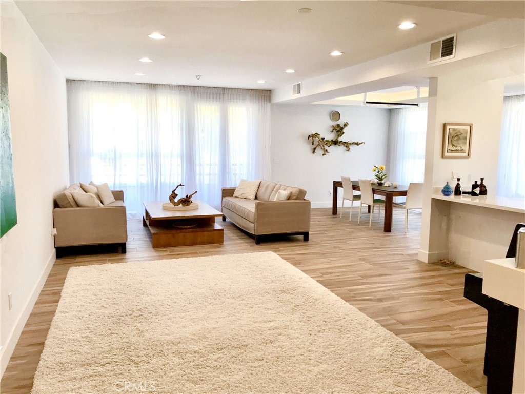 11700 Iowa Avenue Los Angeles, CA 90025 - Photo 4 of 32